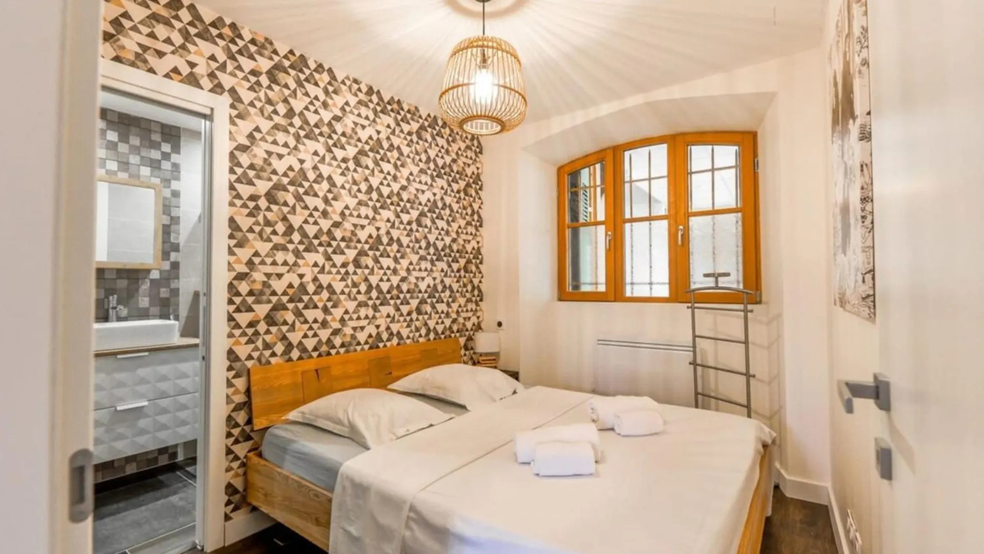 3-Star Rated Apartment In The Heart Of The Old Town With A View Annecy France